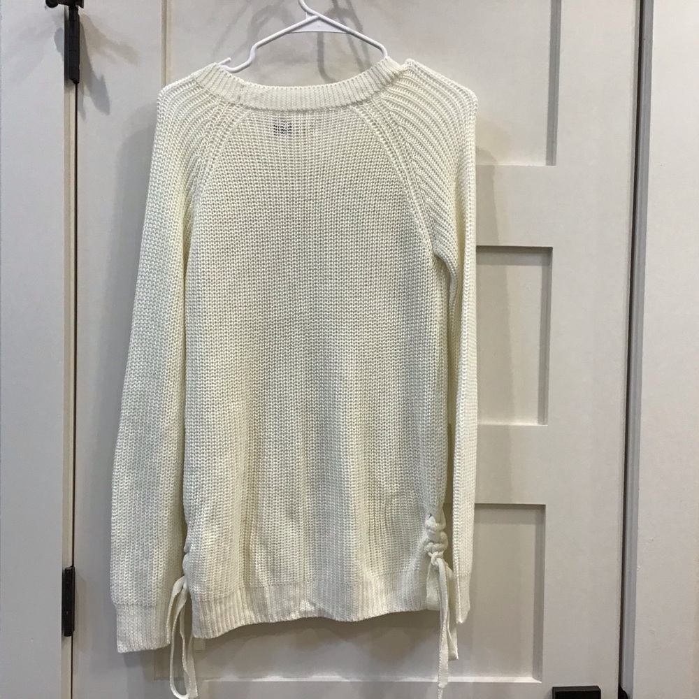🧥 SO Women’s Cream Sweater (Size M) - Picture 3 of 3